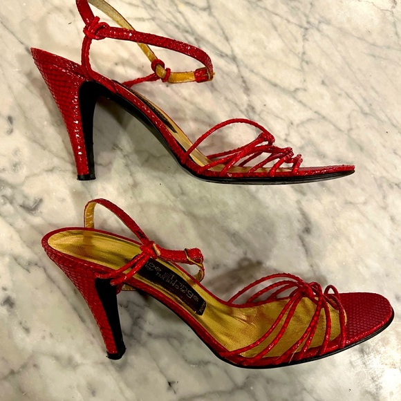 Vintage 80s Red Strappy Heels.  Shoe Strings by Arsho size 7 1/2  or 7.5 - Picture 4 of 6